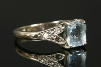 Lot 743 - A single stone aquamarine ring