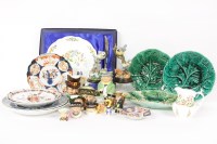 Lot 354 - An assortment of ceramics