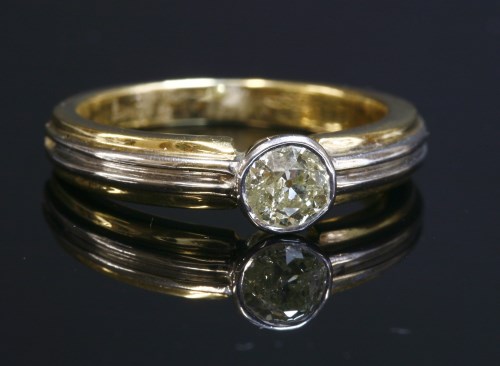 Lot 433 - A single stone diamond ring