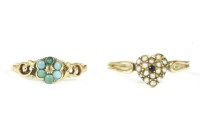 Lot 152 - A gold sapphire and split pearl ring