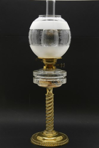 Lot 334 - A Victorian brass oil lamp