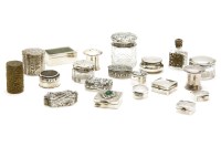 Lot 212 - A collection of silver and other pill boxes