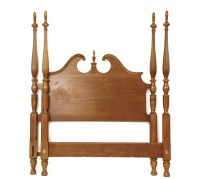 Lot 541 - A modern American mahogany four poster bed