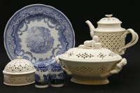 Lot 314 - A quantity of ceramics