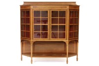 Lot 562 - An Edwardian mahogany and crossbanded display cabinet