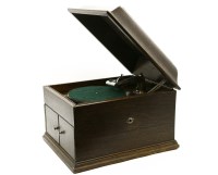 Lot 347 - A HMV oak cased gramophone