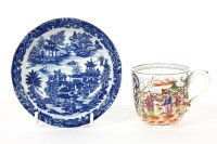 Lot 431 - A Worcester blue and white saucer