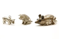 Lot 311 - A small modern silver vesta in the form of a mouse by David Bowles
