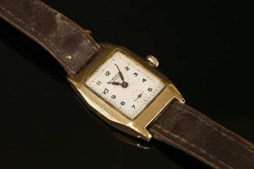 Lot 607 - A gentlemen's 9ct gold Art Deco J W Benson mechanical strap watch