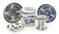 Lot 1556 - A collection of Chinese blue and white ceramics