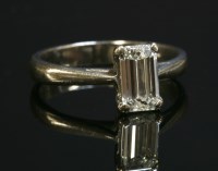 Lot 407 - A single stone diamond ring