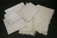 Lot 686 - A collection of linen
