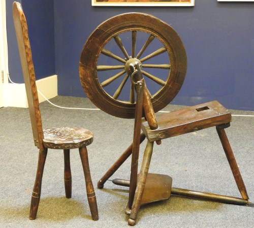 Lot 1022 - A spinning wheel