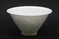 Lot 432 - Chinese porcelain bowl