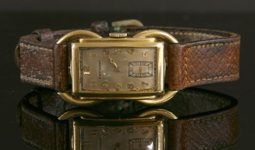 Lot 525 - A gentlemen's gold American 'Hamilton' mechanical strap watch