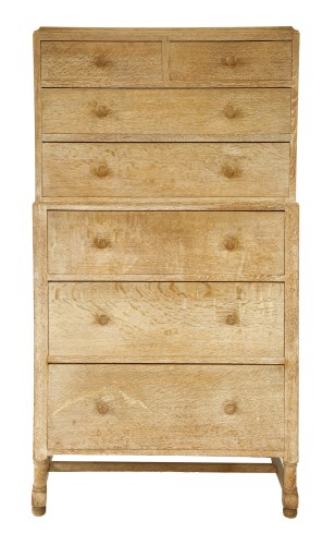 Lot 211 - An oak chest on chest