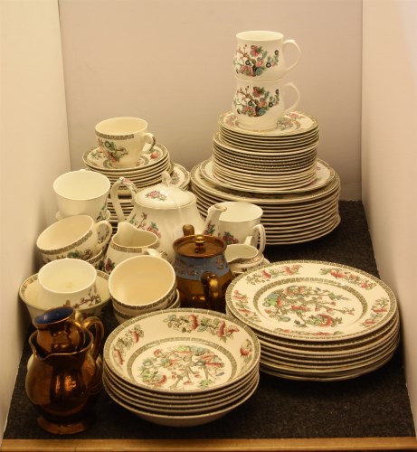 Lot 432 - An Indian tree dinner and tea service