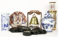Lot 287 - A collection of oriental ceramics and collectors items