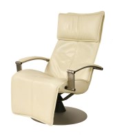 Lot 468 - A cream leather lounger