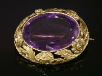 Lot 27 - An early Victorian gold amethyst brooch