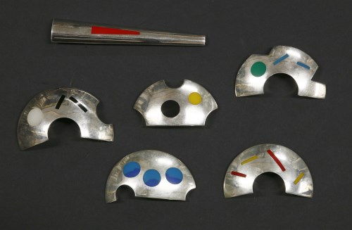 Lot 38 - Six assorted silver brooches