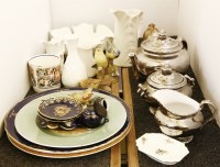 Lot 326 - A quantity of decorative ceramics