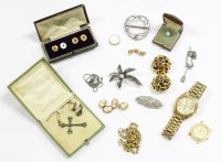 Lot 49 - A collection of items to include a gold plated Seiko Kinetic quartz bracelet watch