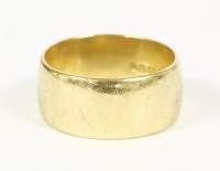 Lot 6 - A 22ct gold 'D' section wedding ring