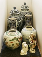 Lot 294 - A quantity of decorative ceramics