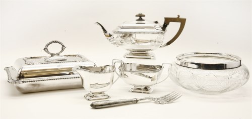 Lot 279 - A silver plated cutlery canteen