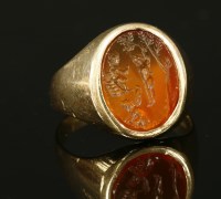 Lot 22 - A gentlemen's mid to late 20th century gold intaglio signet ring