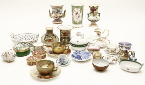 Lot 88 - A small quantity of various decorative ceramics