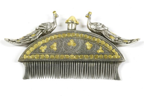 Lot 50 - A Mughal style silver and silver gilt beard comb