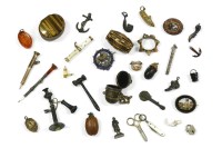 Lot 57 - A collection of jewellery and miscellaneous items