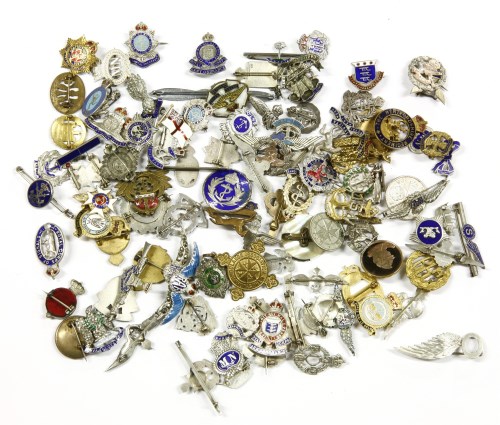 Lot 98 - A collection of military cap badges