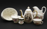Lot 195 - A quantity of decorative ceramics