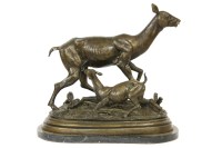 Lot 250 - A large modern bronze in the form of a doe deer and her fawn