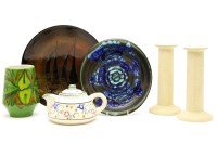Lot 208 - An assortment of decorative ceramics