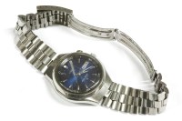 Lot 33 - A gentlemen's stainless steel Seiko Bellmatic bracelet watch