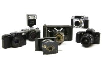 Lot 167 - A collection of cameras