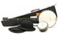 Lot 175 - A banjo