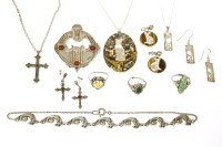 Lot 74 - A collection of silver jewellery