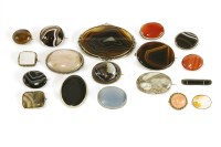Lot 114 - A collection of agate brooches