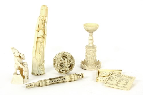 Lot 153 - A small quantity of ivory items to include a Canton puzzle in box
