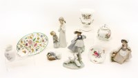 Lot 359 - An assortment of ceramics
