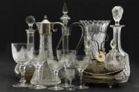 Lot 457 - A collection of glassware
