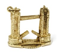Lot 25 - A 9ct gold charm in the form of tower bridge