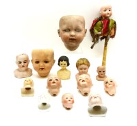 Lot 309 - A collection of dolls