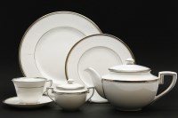 Lot 360 - A quantity of Royal Worcester 'Silver Viceroy' tea and dinner wares