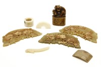 Lot 190 - Chinese carved jade and hardstone items